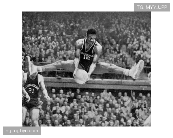 奥斯卡·罗伯特森助攻表现超越同代控卫，主导球队进攻节奏提升效率