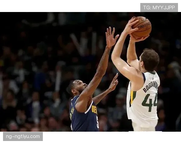 斯托贾科维奇三分连发拉开差距 提升球队外围火力效率